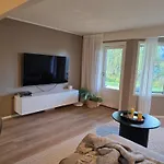 Aurora Escape Arctic For 9 *