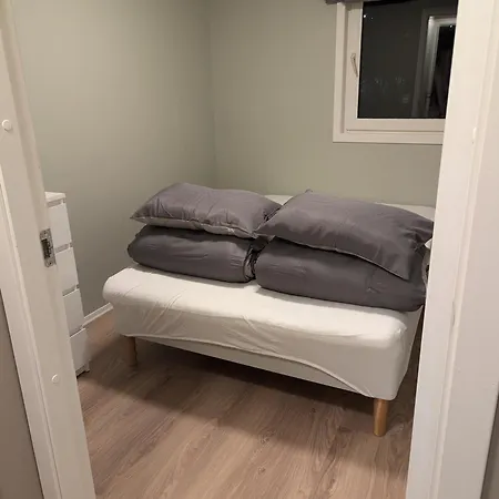Apartment And Spacious In A Quiet Area *